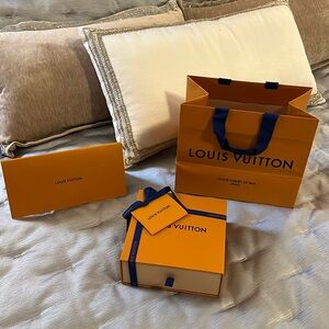 Louis Vuitton packaging  🧡💙